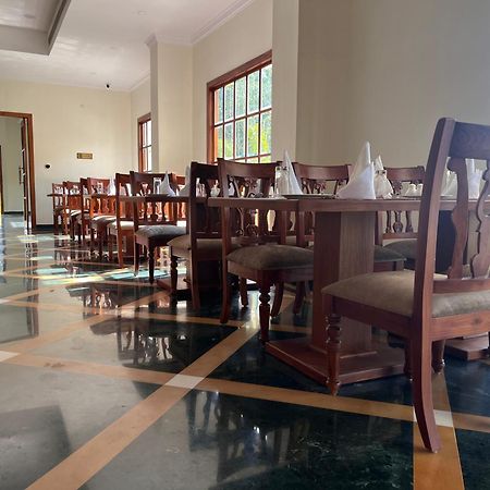 Royale De' Casa Resort Казиранга Экстерьер фото