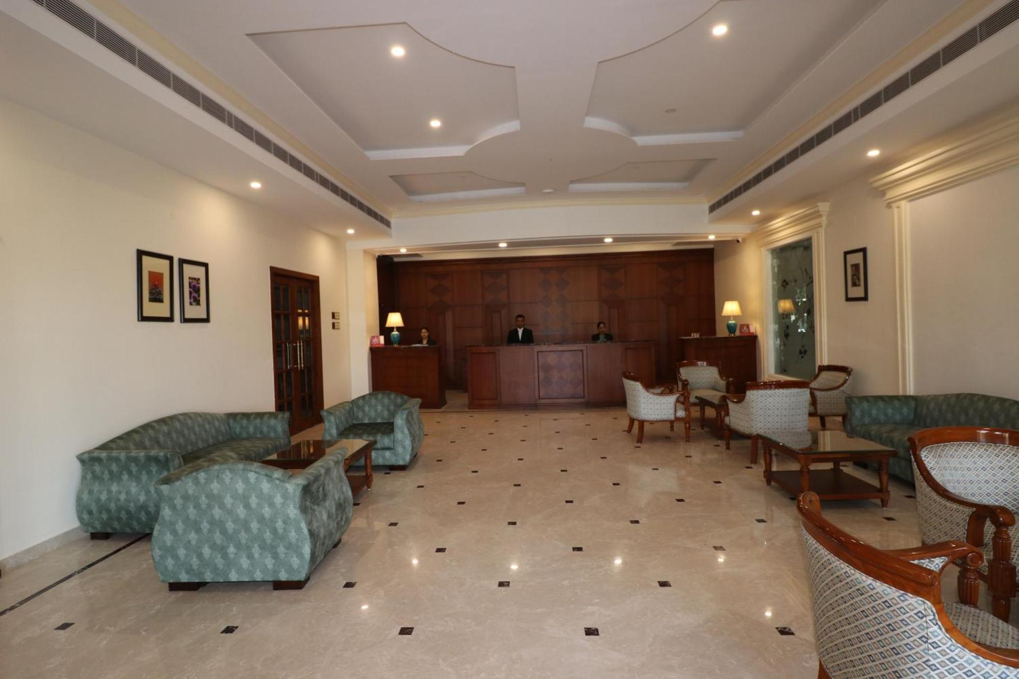 Royale De' Casa Resort Казиранга Экстерьер фото