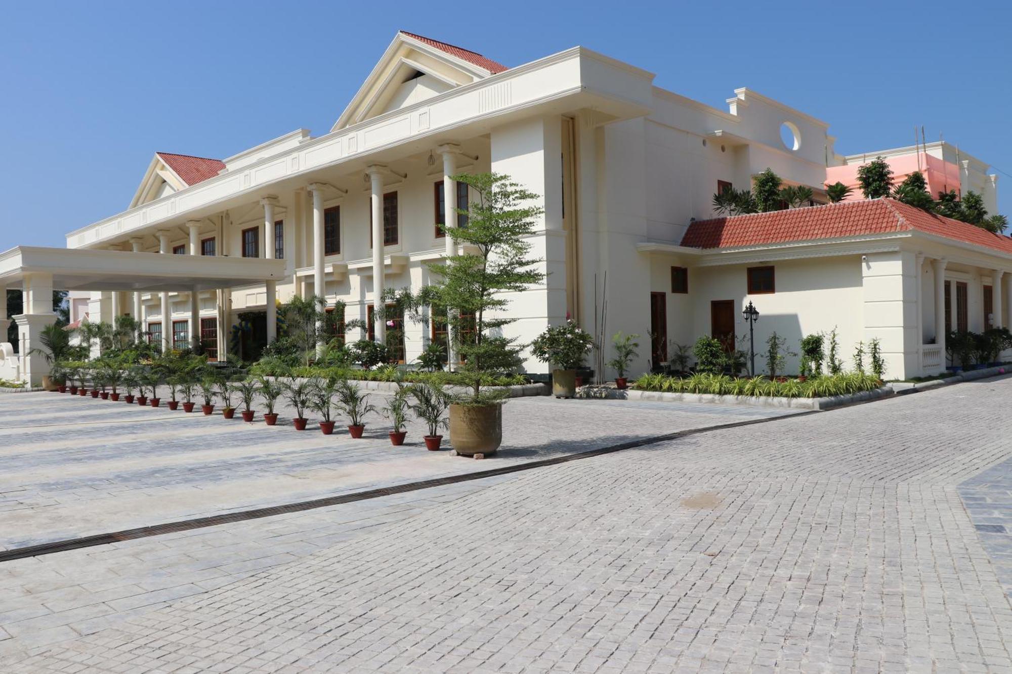 Royale De' Casa Resort Казиранга Экстерьер фото