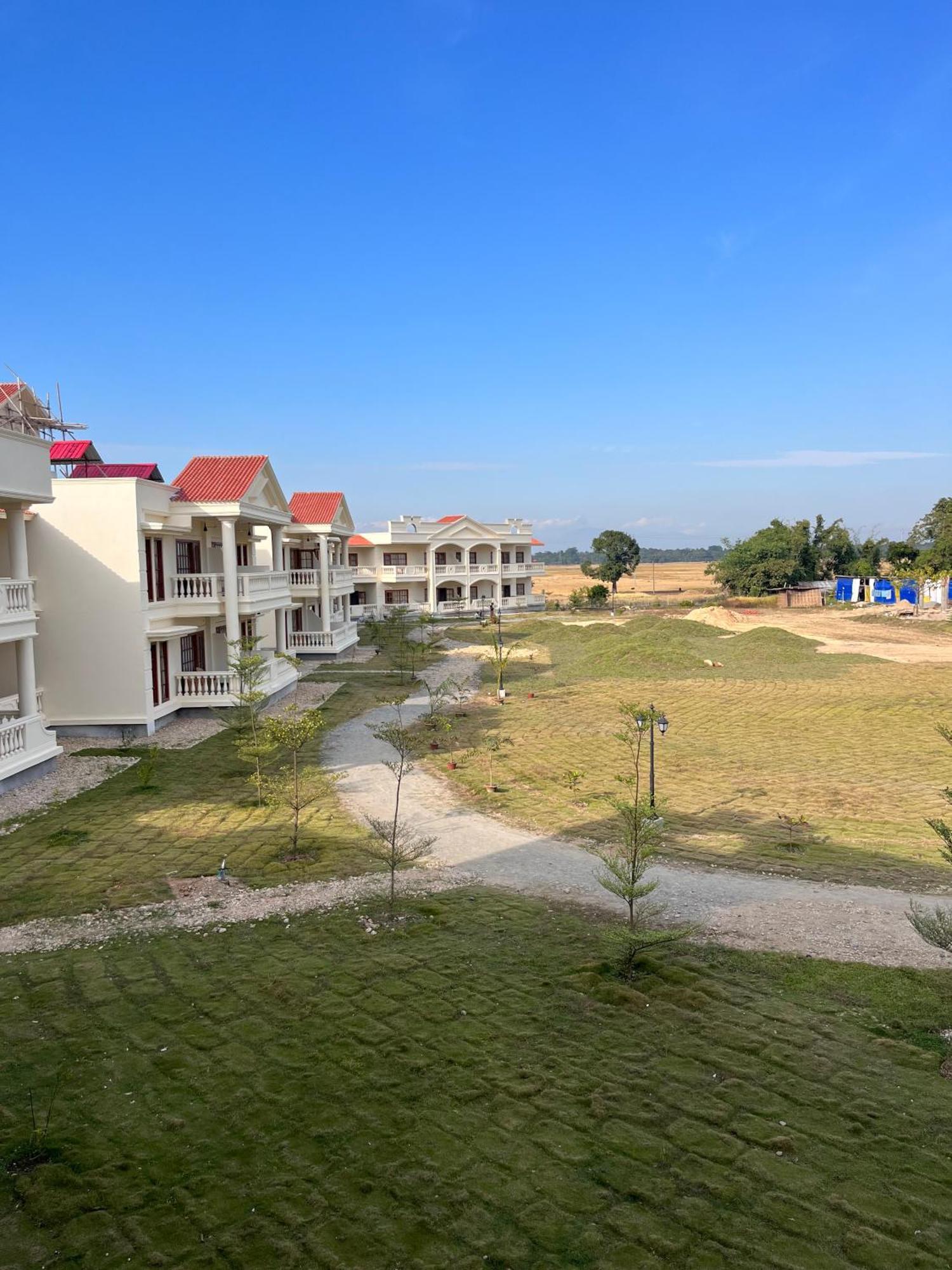 Royale De' Casa Resort Казиранга Экстерьер фото