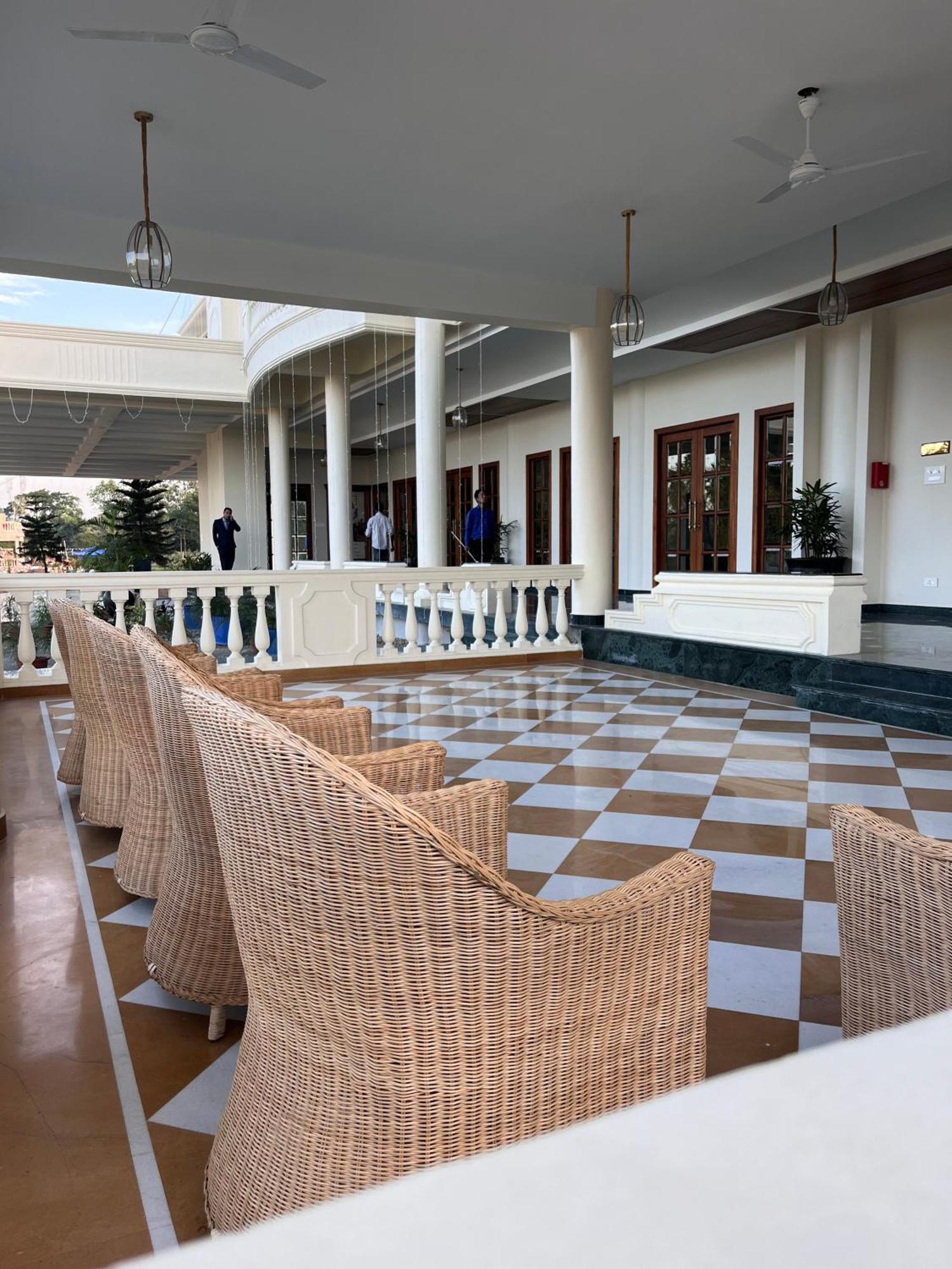 Royale De' Casa Resort Казиранга Экстерьер фото